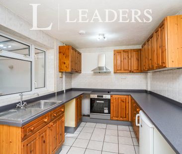 3 bedroom mid-terrace to rent Upper Fant Road - Photo 6