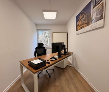 Sanierte 4-Raumwohnung mit großem Balkon und Blick ins Grüne! - Photo 1