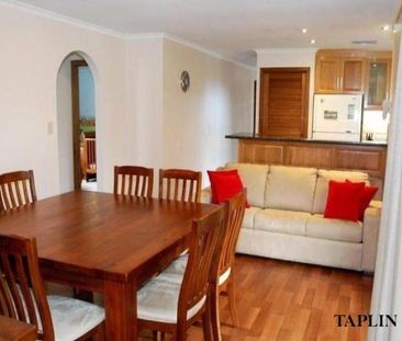 8 Hesperus Street, Hallett Cove - Photo 5