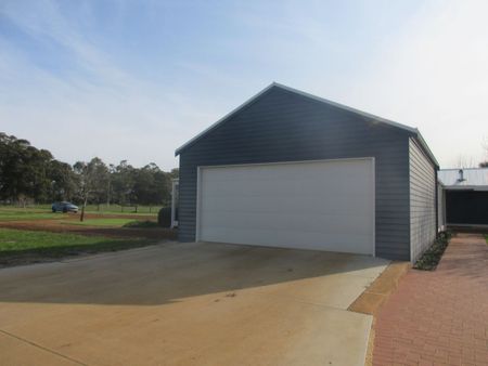 QUALITY LARGE RURAL HOMESTEAD WITH MODERN FIXTURES AND FITTINGS - Photo 5