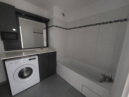location Appartement T3 DE 62.85m² À MARSEILLE - Photo 4