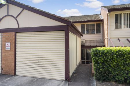 Neat 3 Bedroom Townhouse - Photo 5