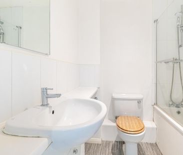 2 bedroom townhouse to rent - Photo 6