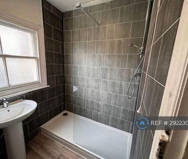 1 bedroom in a house share to rent - Photo 6