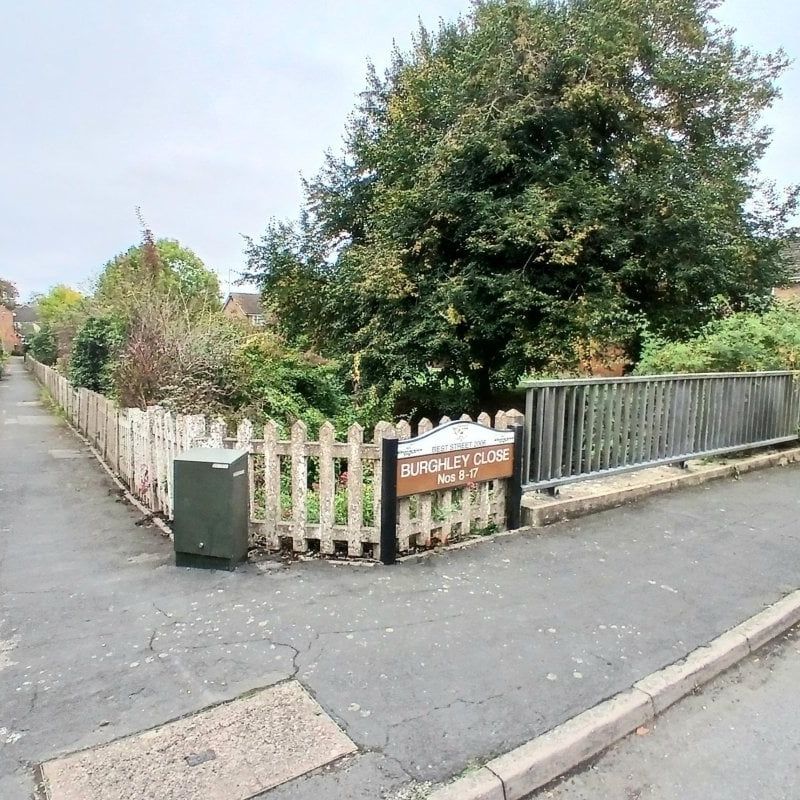 Burghley Close, STEVENAGE - Photo 1