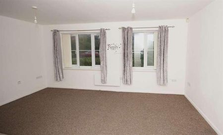 Queens Court, Warren Road, Hartlepool, TS24 - Photo 2