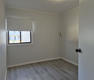 Fully Renovated 1-Bedroom Flat – Just 200m from the Beach! - Photo 2