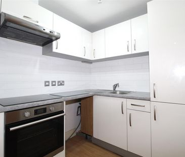 1 Bedroom Apartment To Let - Photo 6