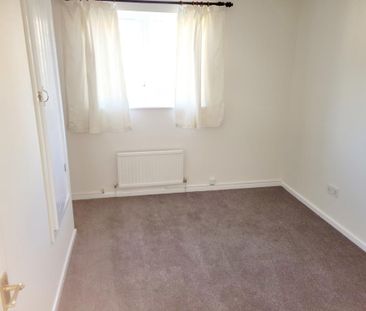 2 bedroom end of terrace house to rent - Photo 1
