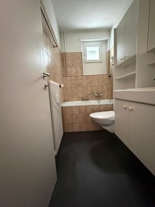 Helle 2.5-Zimmerwohnung mit Gartensitzplatz und Einstellplatz - Foto 1