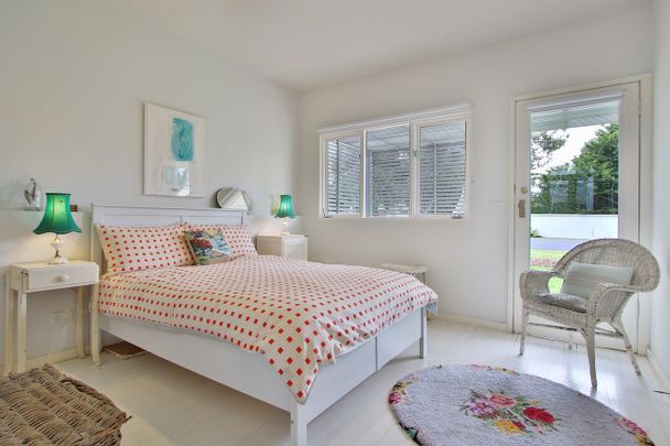 Style & Charm! - Photo 1