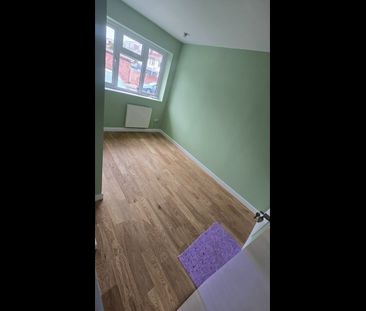 Room in a Shared House, Atkinson Road, E16 - Photo 1