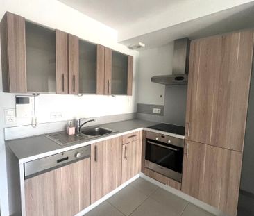 A LOUER - CHATEAURENARD - Appartement T2 avec parking et terrasse., - Photo 3