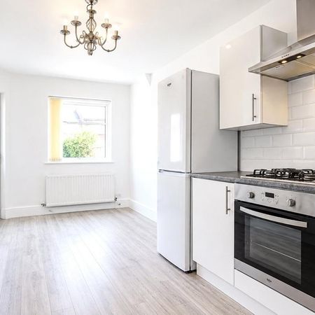 3 bedroom terraced house to rent - Photo 3