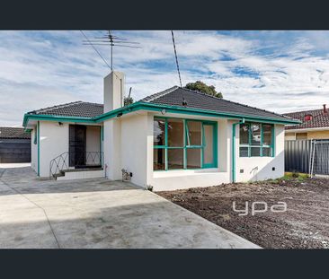 8 Naroon Drive, Kalkallo, Vic 3064 - Photo 1