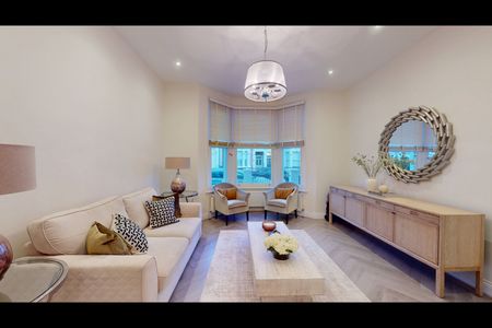 4 Bed Detached House, Pennard Road, W12 - Photo 2