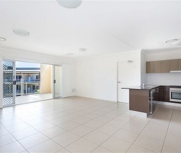 2 bedrooms, 2 bathrooms, 1 car space, 2 balconies, Air Con, Pool, B... - Photo 3
