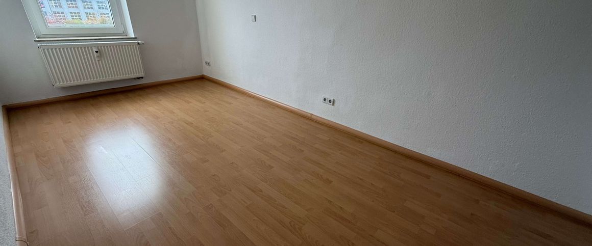 DG-Whg. /WG-geeignet / Balkon an der Küche / Bad mit Fenster - Foto 1