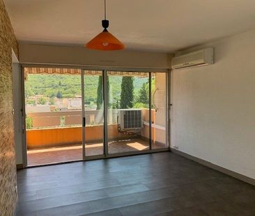 Location Appartement 4 pièces 88m² LES VANS 07140 - Photo 2