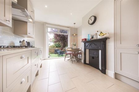 2 Bed Flat, Streatham Common, SW16 - Photo 4