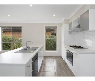 Modern Family Home - Photo 2