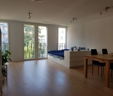 "Geräumige 1.5-Zimmerwohnung in Oerlikon!" - Photo 1