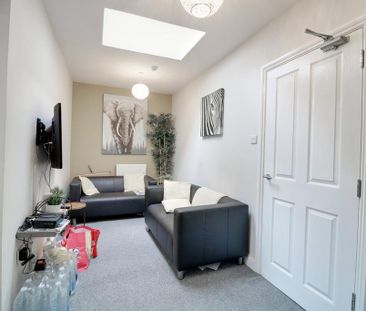 1 bedroom in a house share to rent - Photo 1