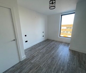 Clarence Street, Swindon - Photo 1