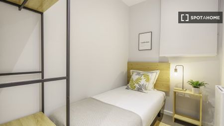 barcelona, Catalonia 08013 - Photo 3