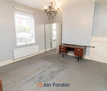 2 bedroom ground floor flat to rent - Photo 1