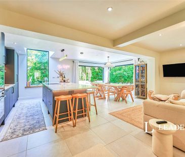 4 bedroom detached house to rent - Photo 1