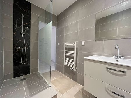 Location Appartement 3 pièces 66m² - Photo 4