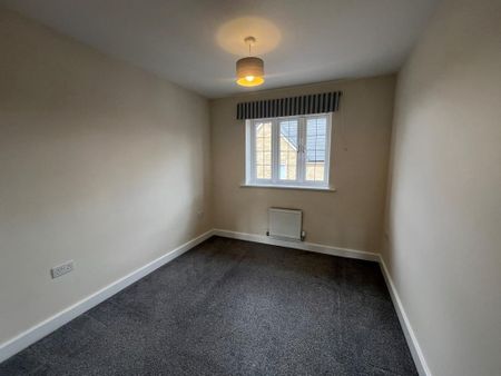 3 bedroom semi-detached house to rent - Photo 4