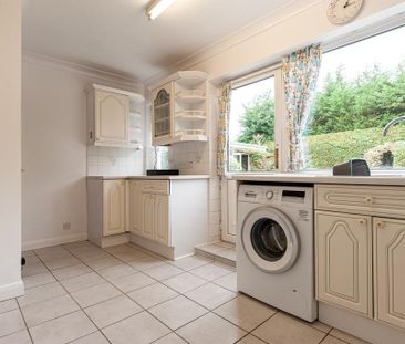4 bedroom detached bungalow to rent - Photo 5