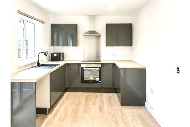 2 bedroom terraced house to rent - Photo 1