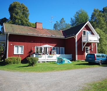 Järnvägsparken: Stor tvåa med snedtak - Foto 1