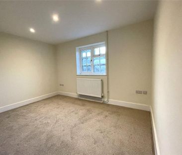 2 bedroom semi-detached house to rent - Photo 2