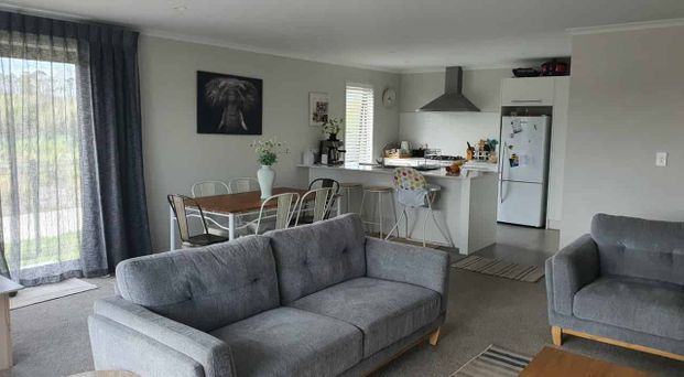 Modern 3‑Bedroom Home in a Quiet Cambridge Cul‑de‑Sac! - Photo 1