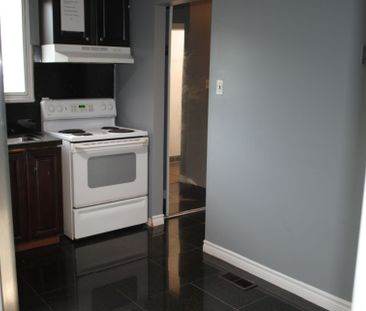For Lease - 43 Berner Trail, Toronto, Ontario - Photo 4