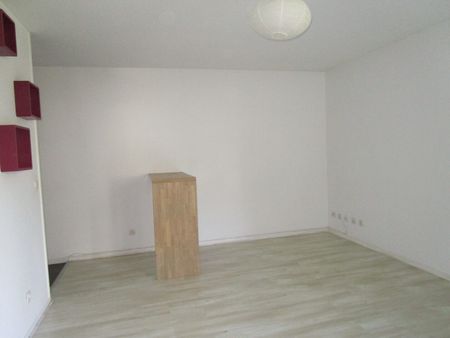 Appartement À Louer 1 Pièce , 30 M² - Photo 2