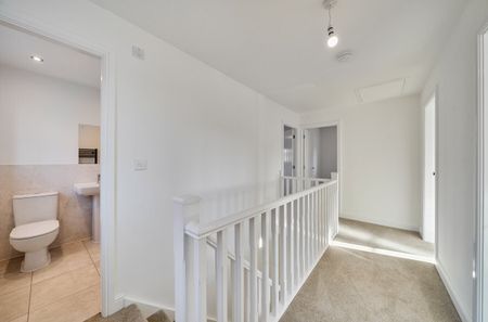 Old Manor End, Upton - Photo 2