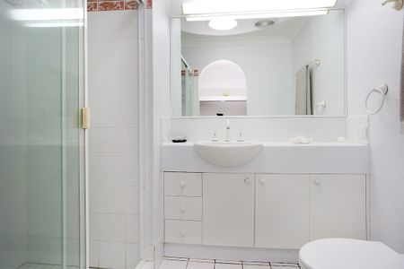 4 Strauss Court, Nerang QLD 4211 - Apartment For Rent | Domain - Photo 5