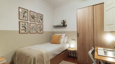 Room for rent in shared apartment in Barcelona - Photo 2