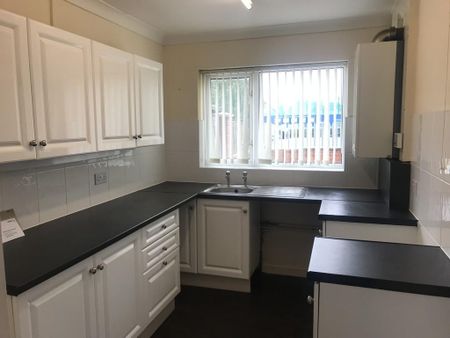 2 bedroom terraced house to rent - Photo 4