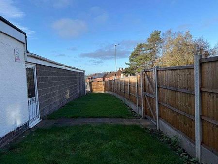 Whieldon Road, Fenton, Stoke-on-trent, ST4 - Photo 3