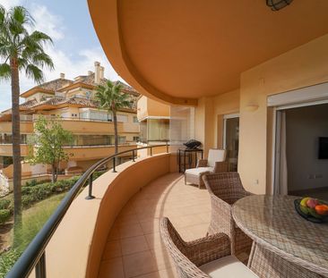 Middle Floor Apartment in Elviria - Photo 6
