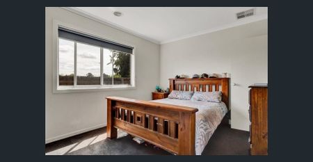 Neat and Convenient Three-Bedroom Unit - Photo 2