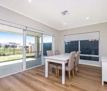 TWO MASTER BEDROOMS WITH ENSUITE & PARTIALLY FURNISHED - Photo 4