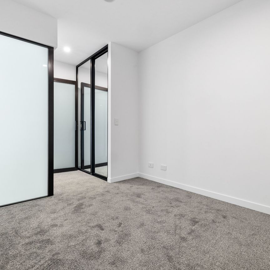 Spacious 2 Bedroom Unit - Photo 1