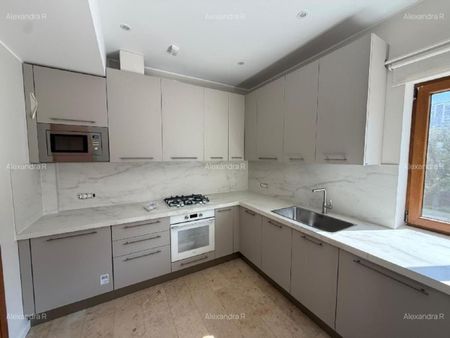 Floreasca/Parcul Verdi inchiriez apart 3 camere 90 mpu mobilat lux - Photo 4